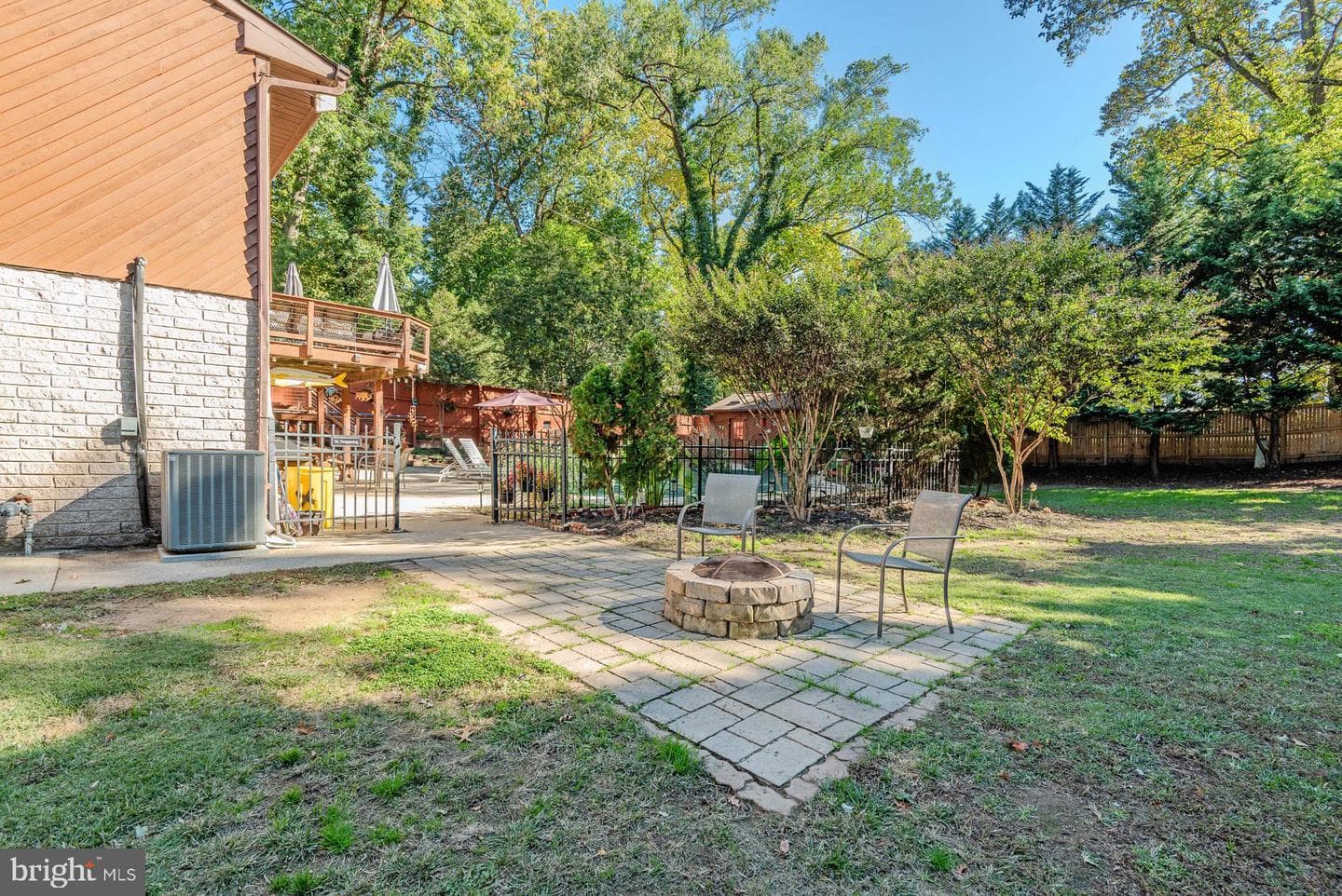 443 W Maple Road photo 47