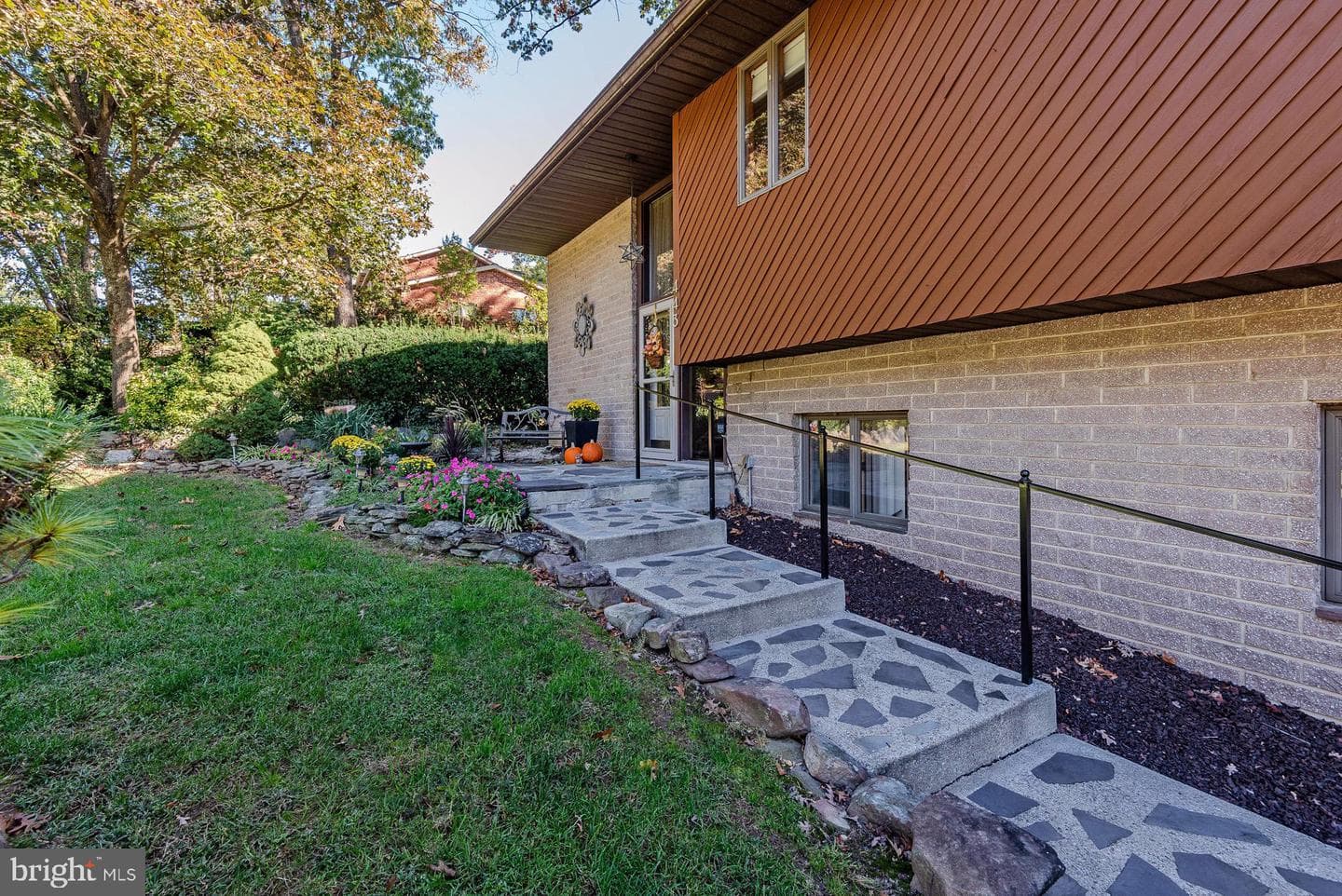 443 W Maple Road photo 8