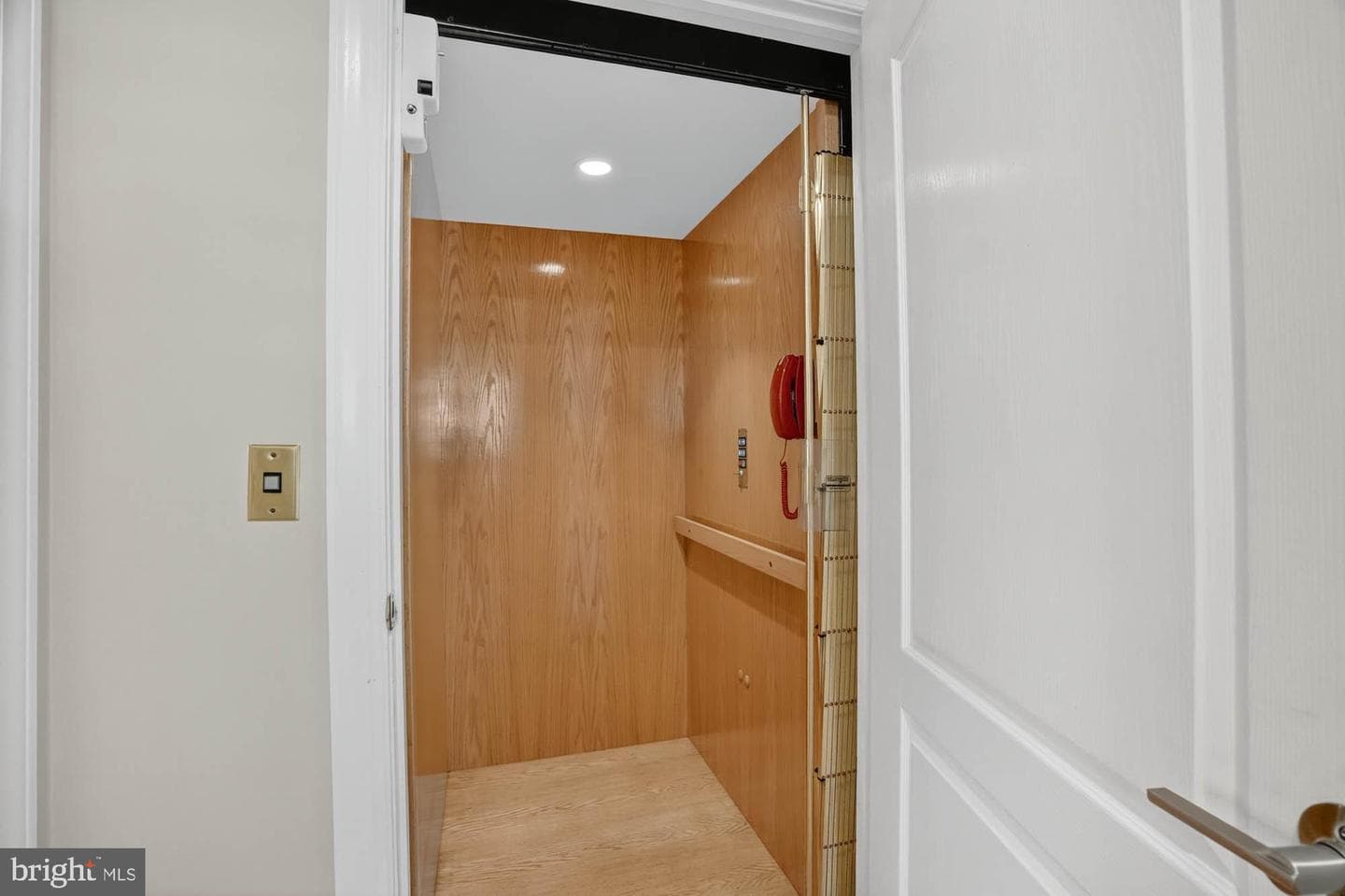 215 Chester Avenue photo 21