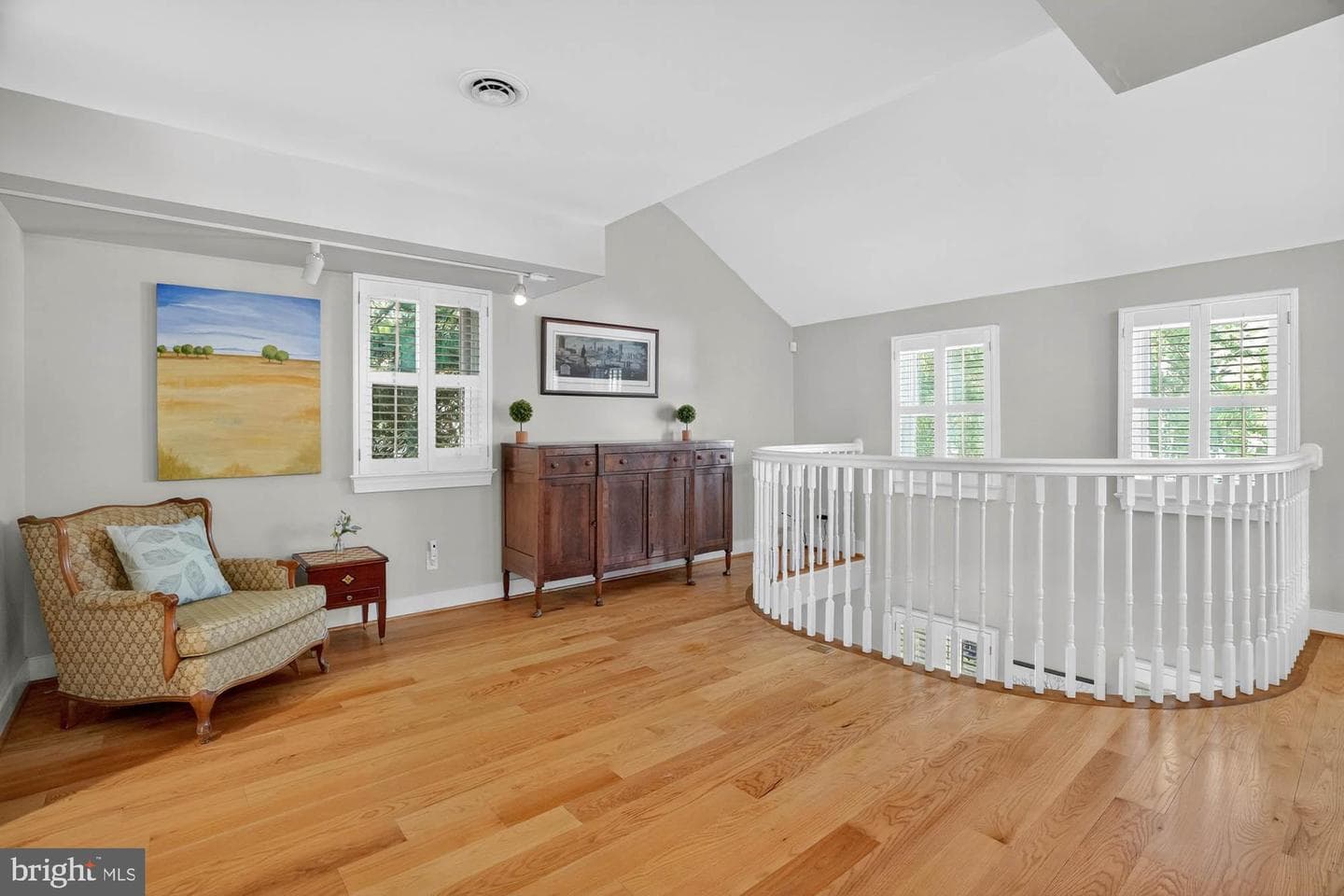 215 Chester Avenue photo 22