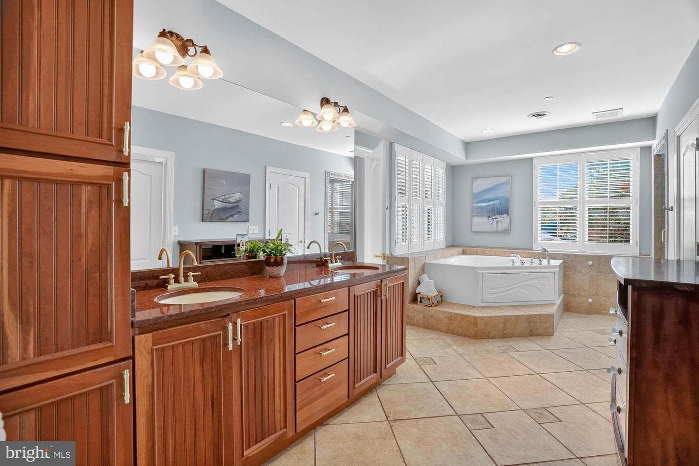 215 Chester Avenue photo 27