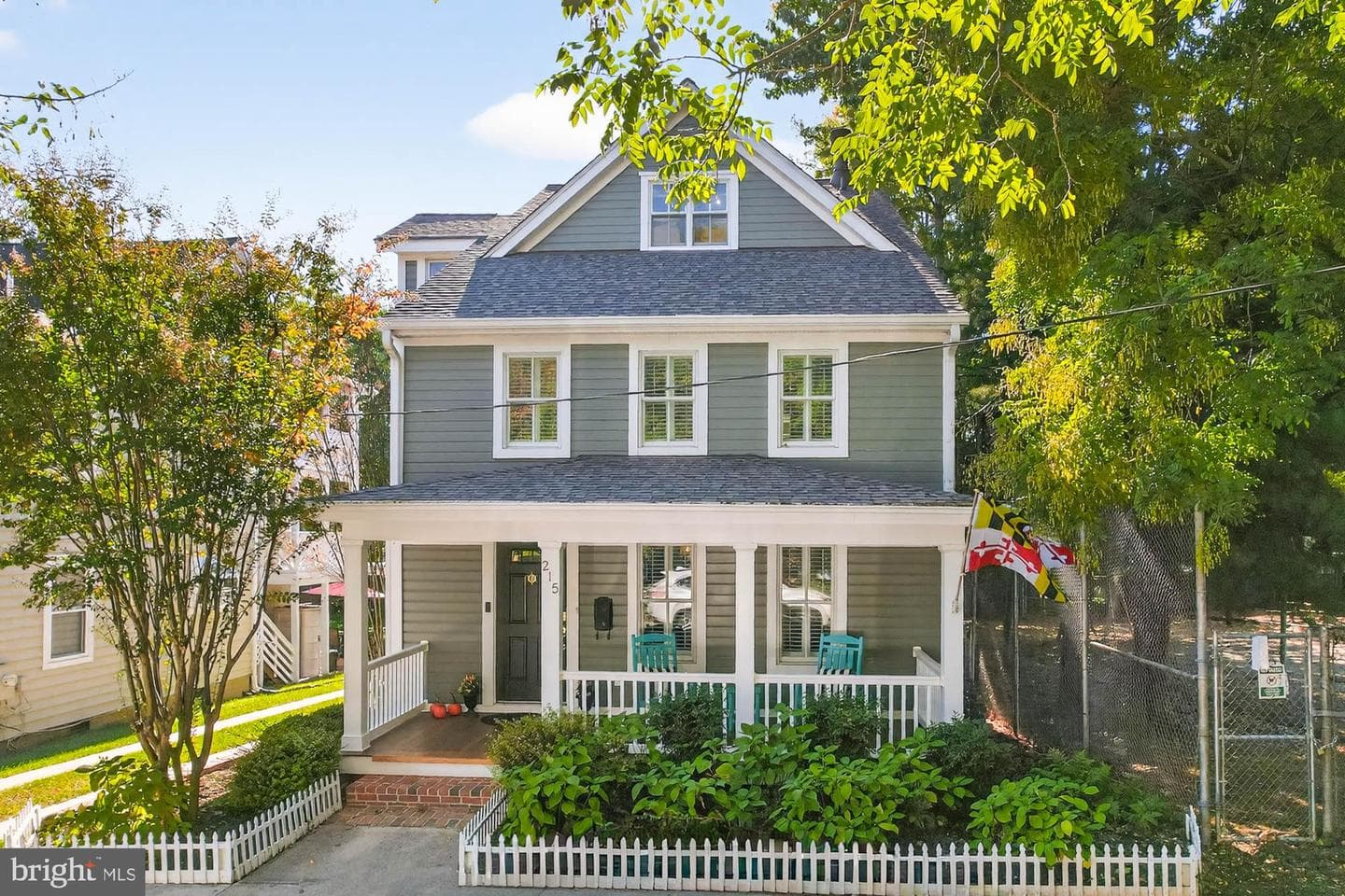 215 Chester Avenue photo 4