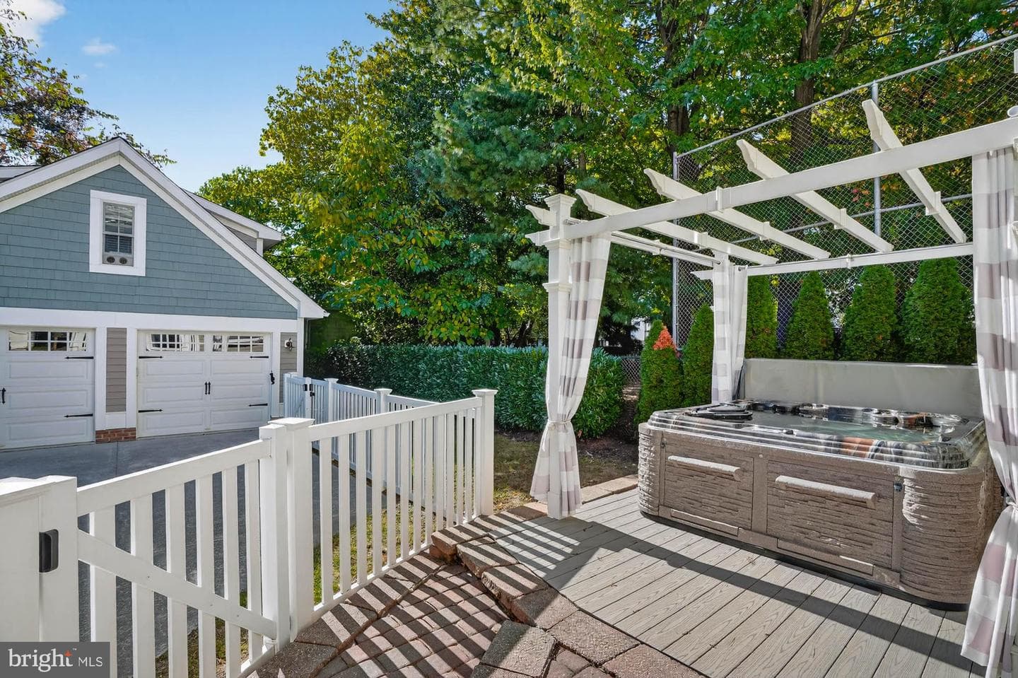 215 Chester Avenue photo 47