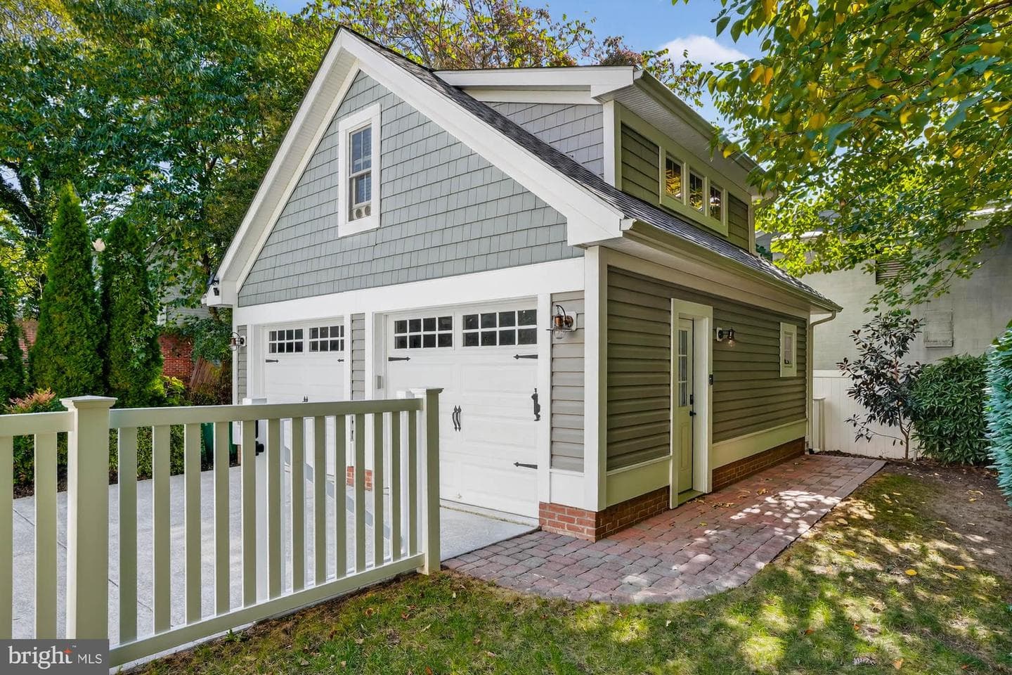 215 Chester Avenue photo 50