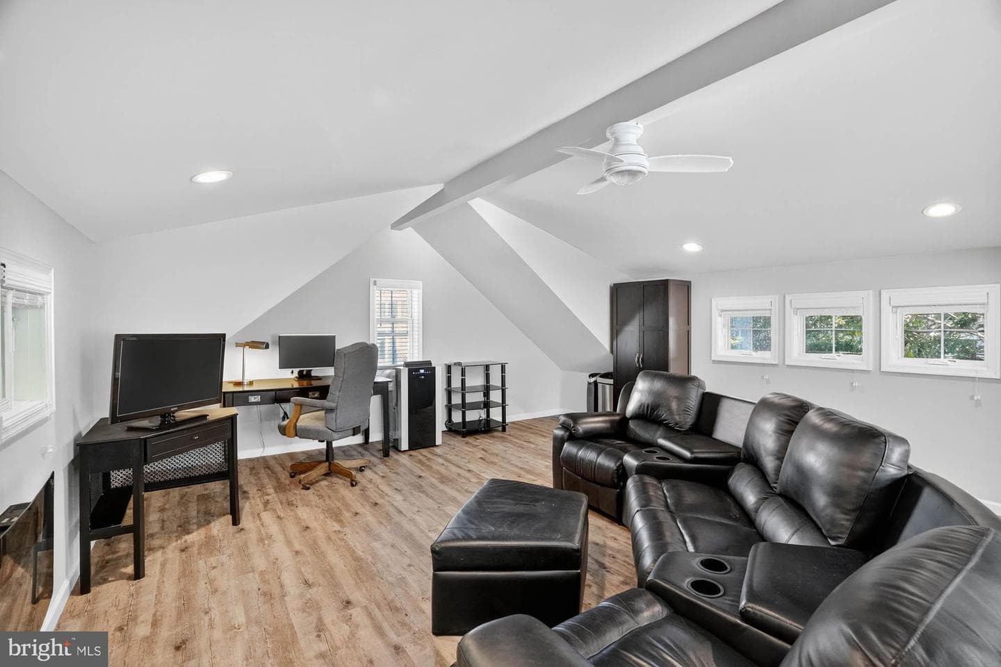 215 Chester Avenue photo 51