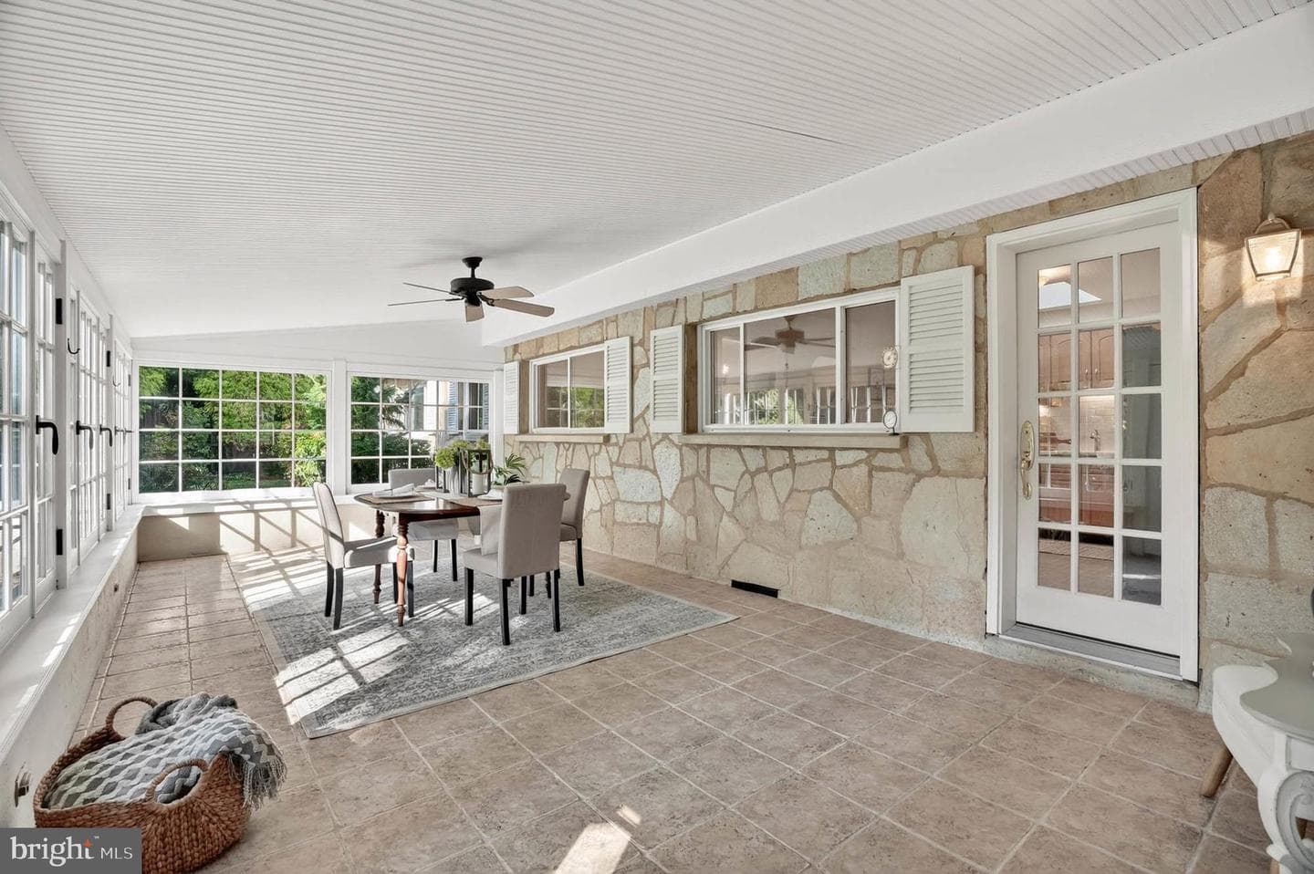 105 Giddings Avenue photo 22