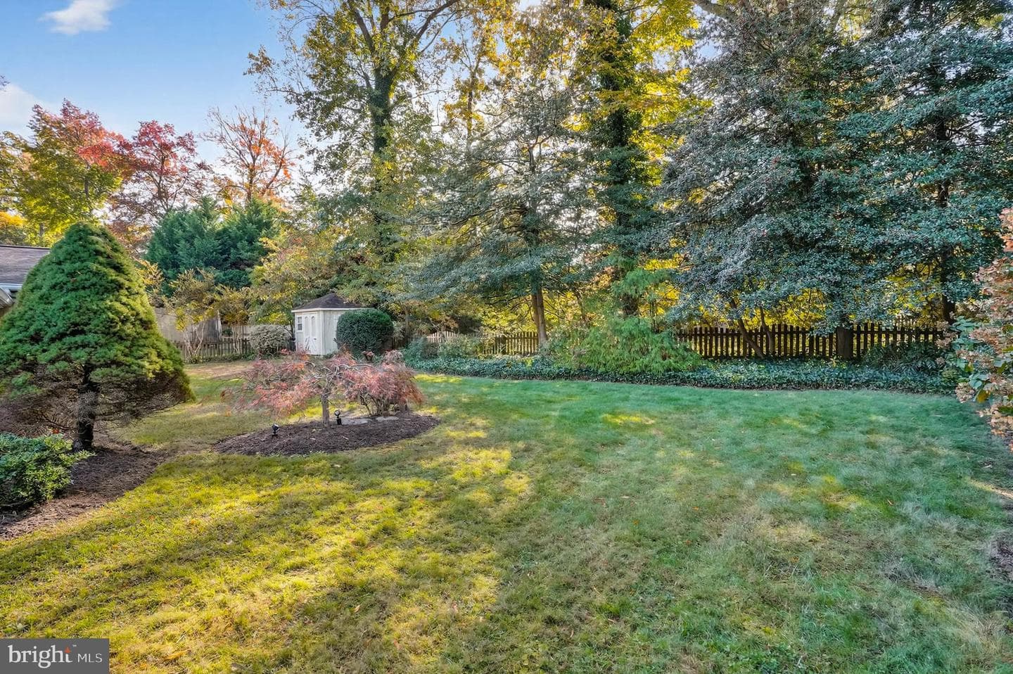105 Giddings Avenue photo 49