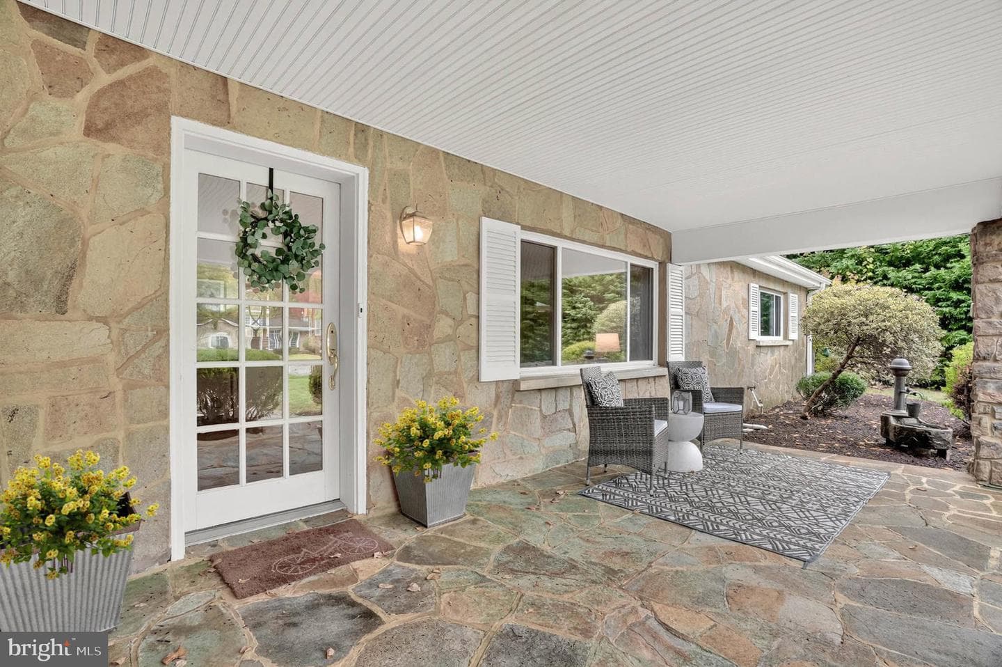 105 Giddings Avenue photo 8