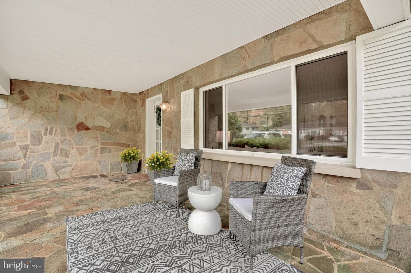 105 Giddings Avenue photo 9