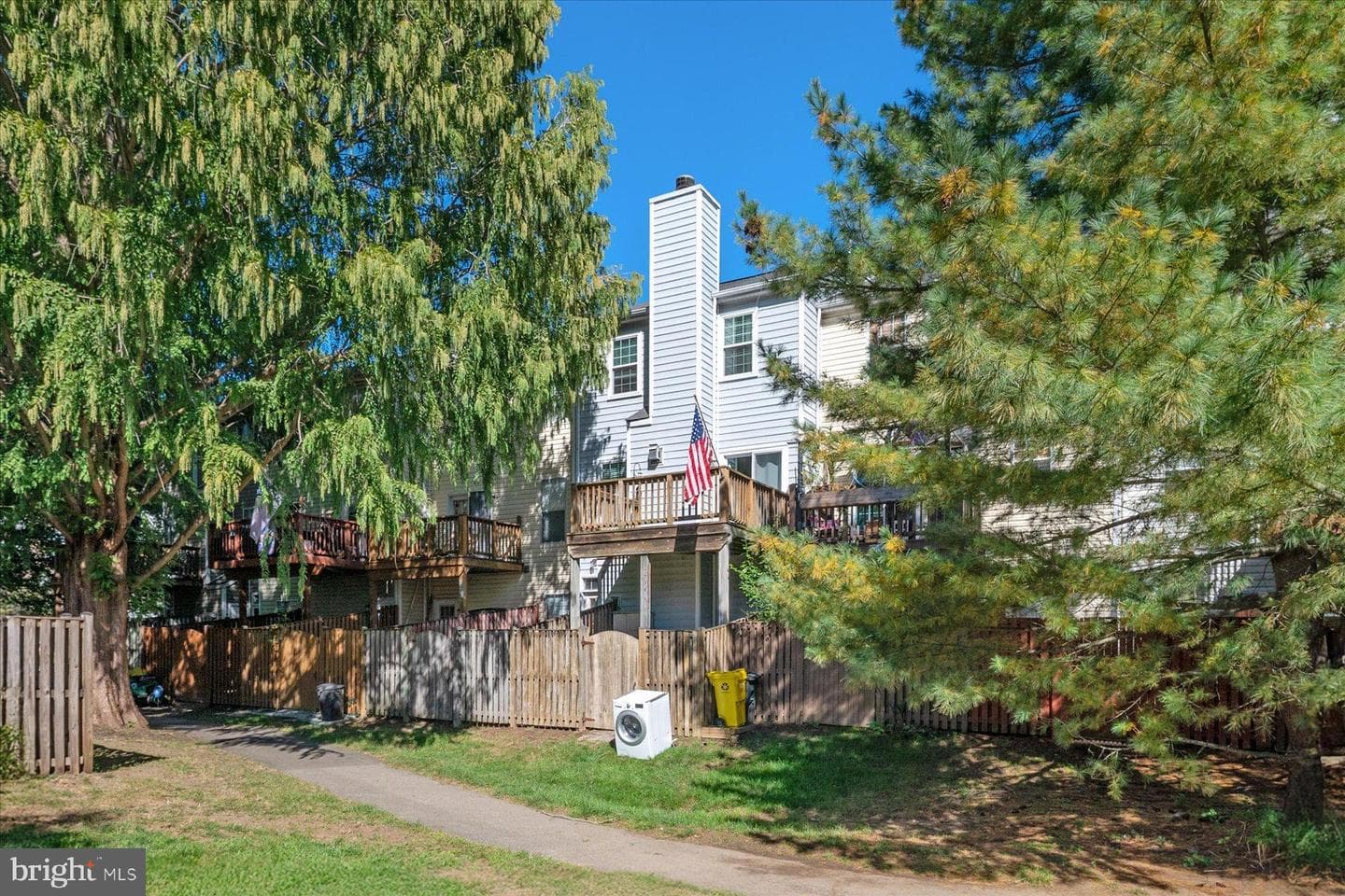 1260 Needham Court photo 40