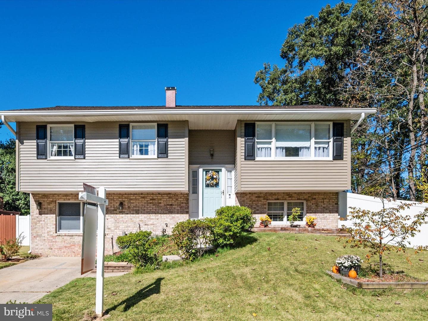 454 Nolheight Road photo 3