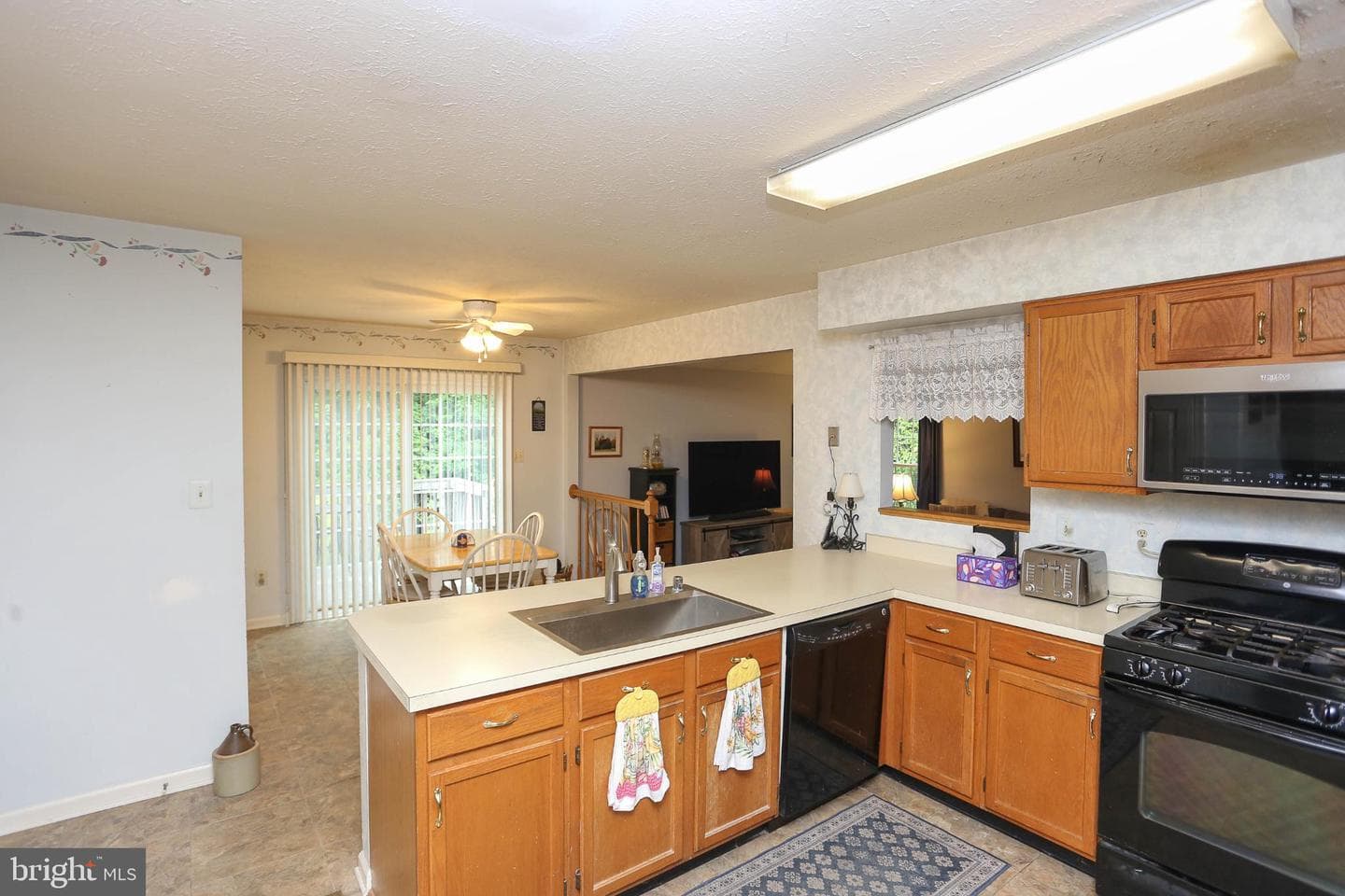 758 Sunnyfield Lane photo 10