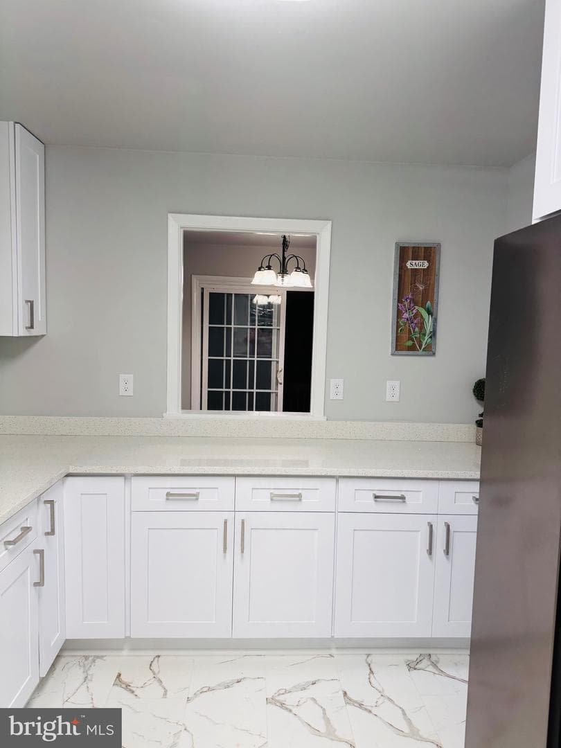 1031 Lake Claire Drive photo 5