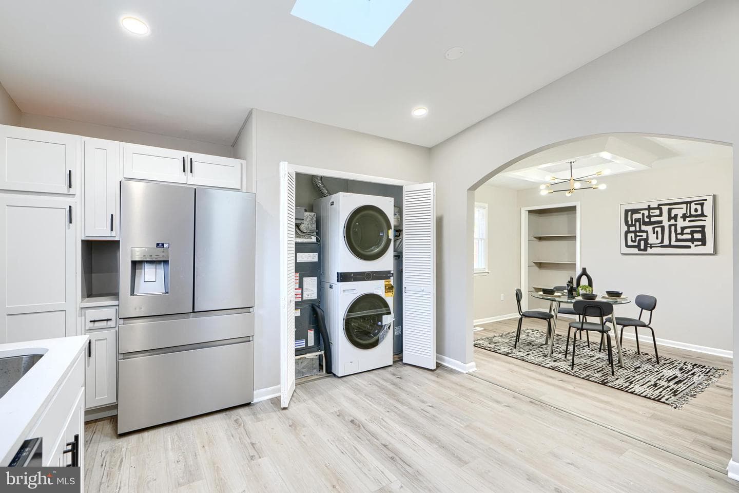 301 Newfield Road photo 4