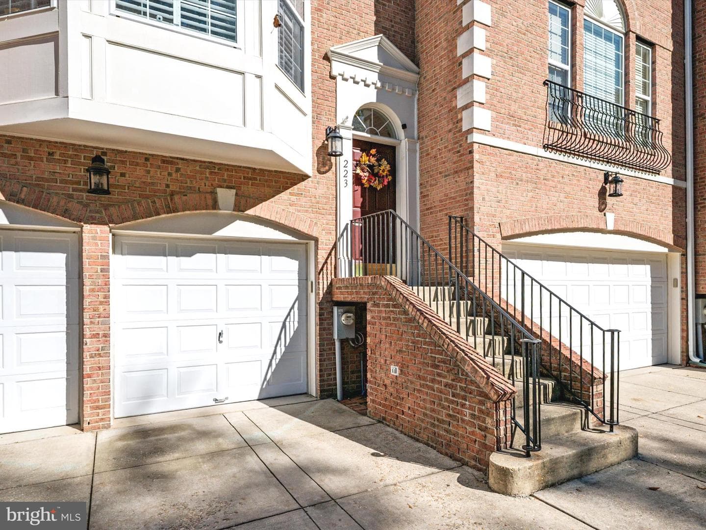 223 Galewood Drive photo 4