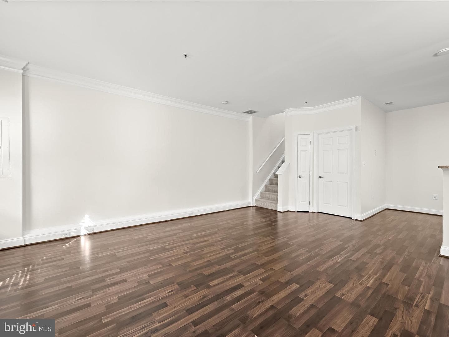 2711 Middle Neck Road photo 11