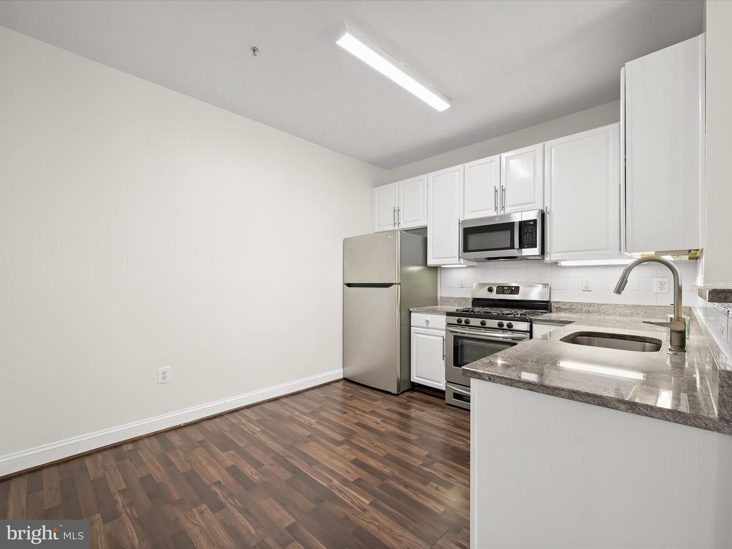 2711 Middle Neck Road photo 14