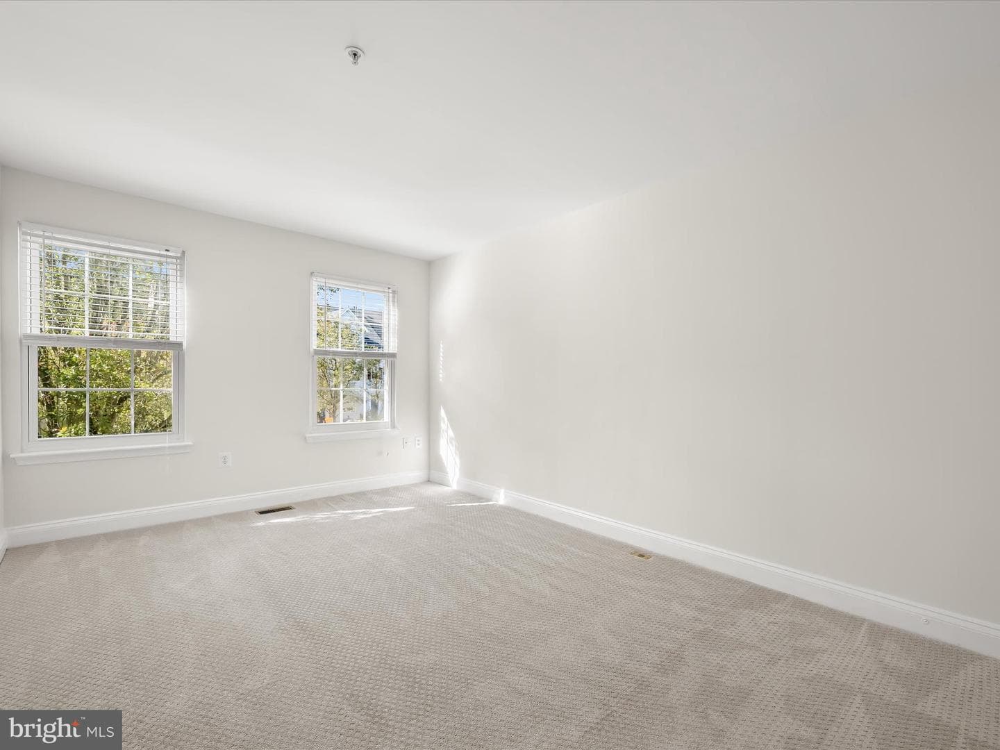 2711 Middle Neck Road photo 17