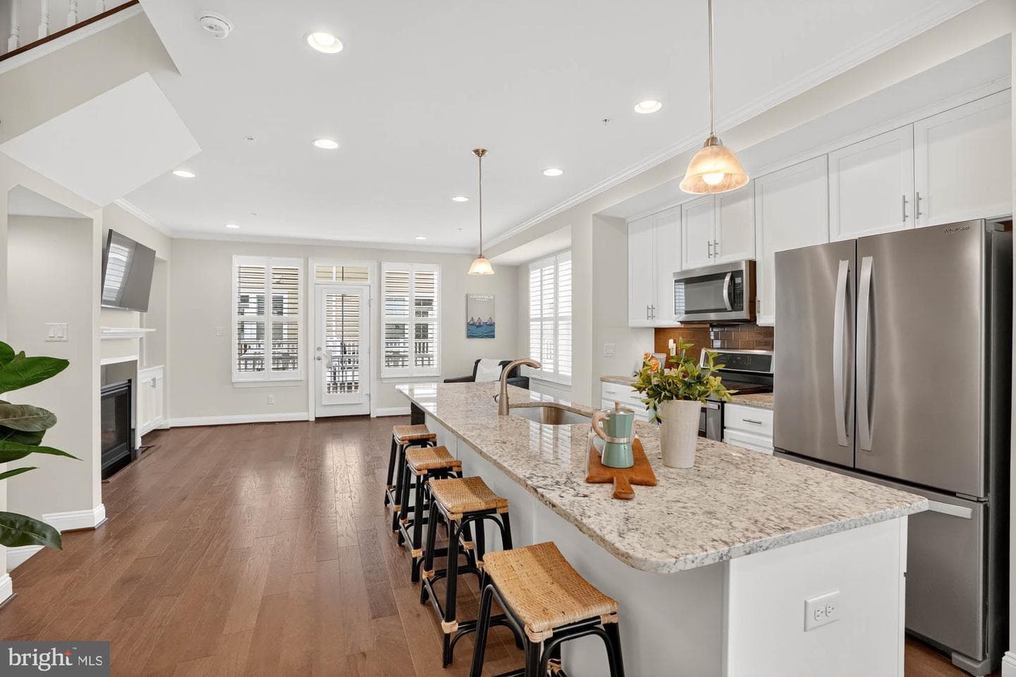 606 James Walker Place photo 20