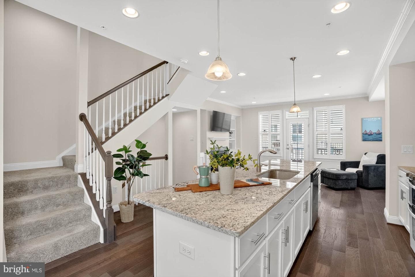 606 James Walker Place photo 21