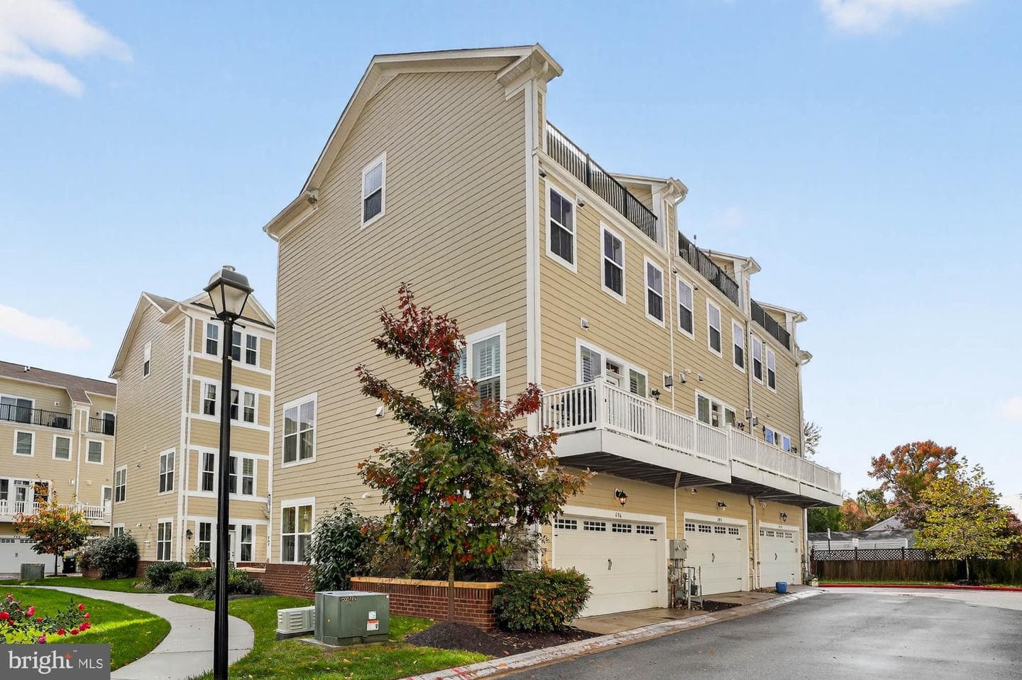 606 James Walker Place photo 44