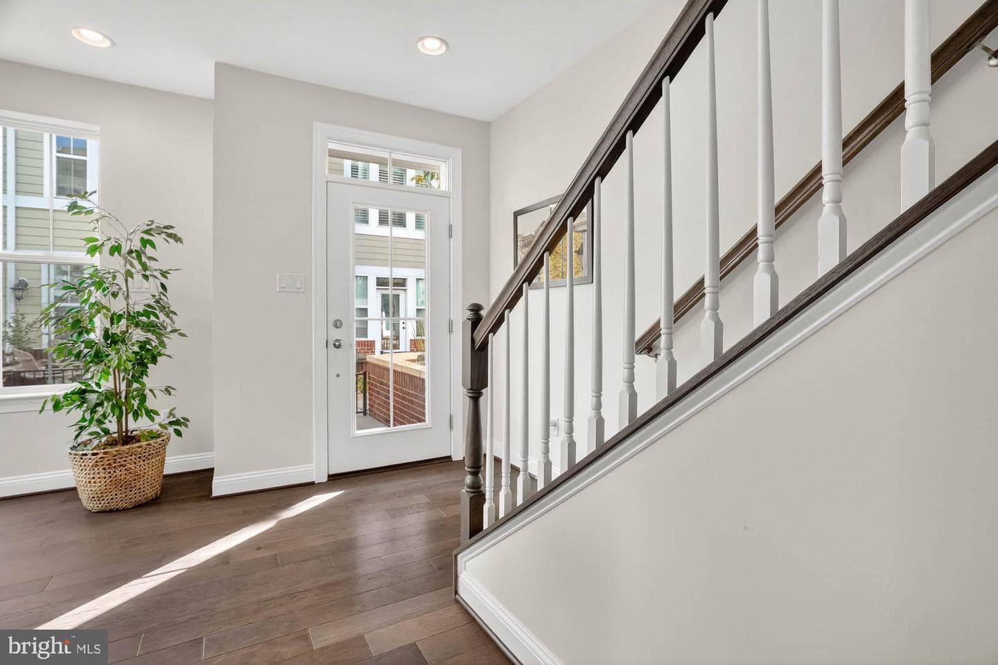 606 James Walker Place photo 5