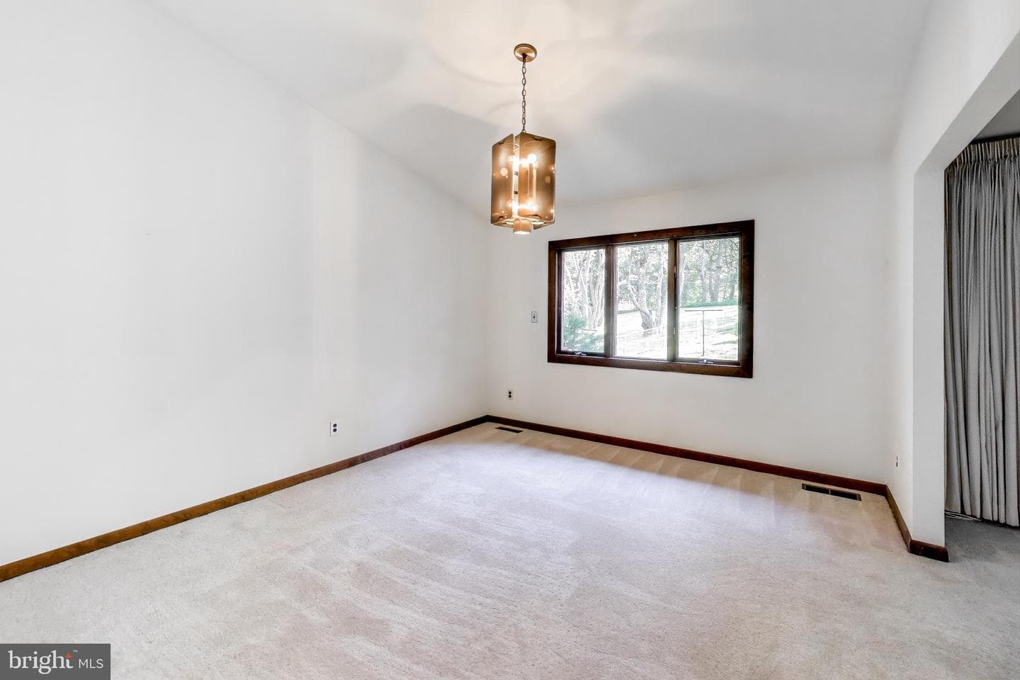 1045 Ashe Street photo 10