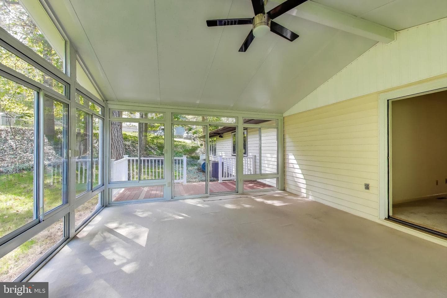 1045 Ashe Street photo 16