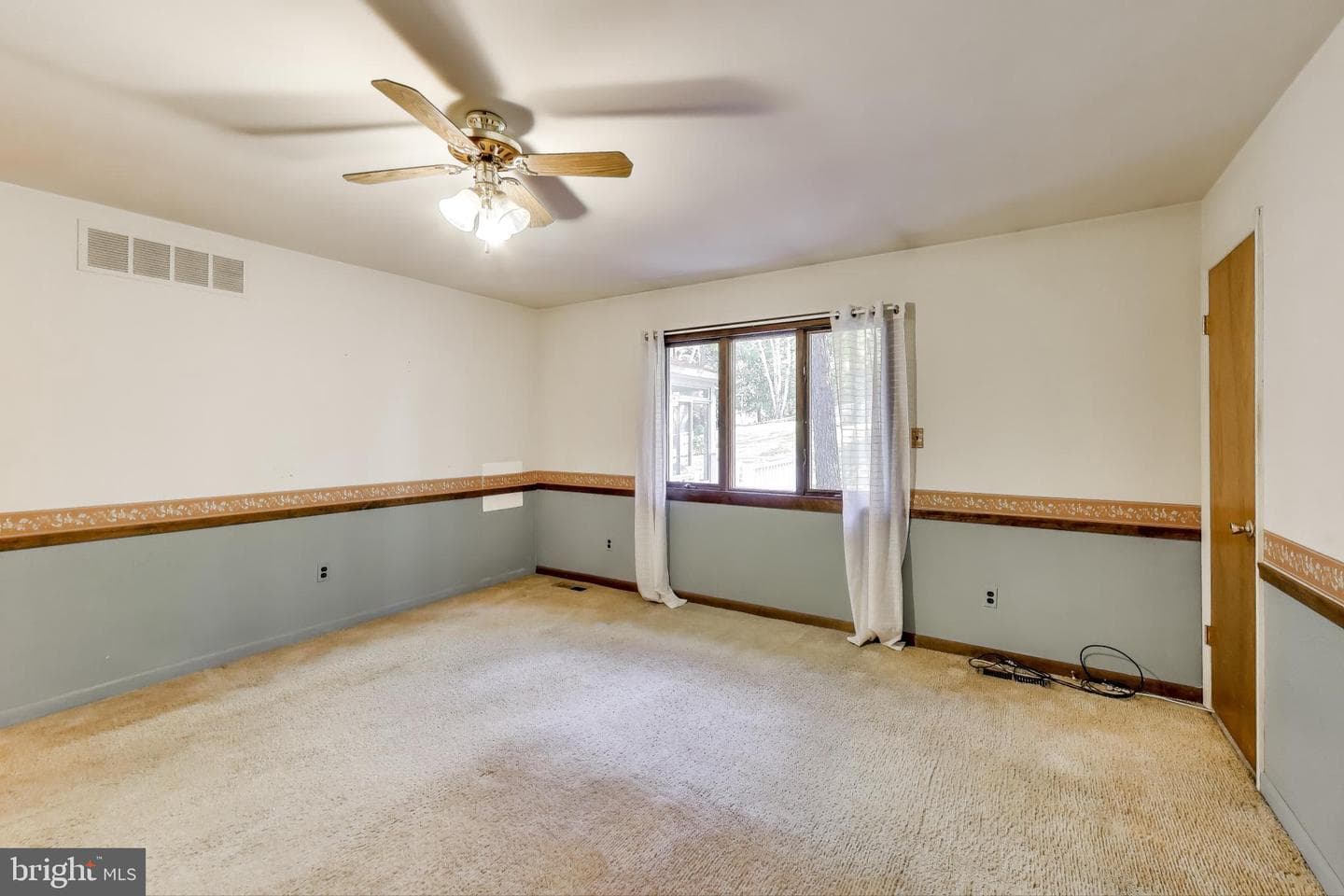 1045 Ashe Street photo 19