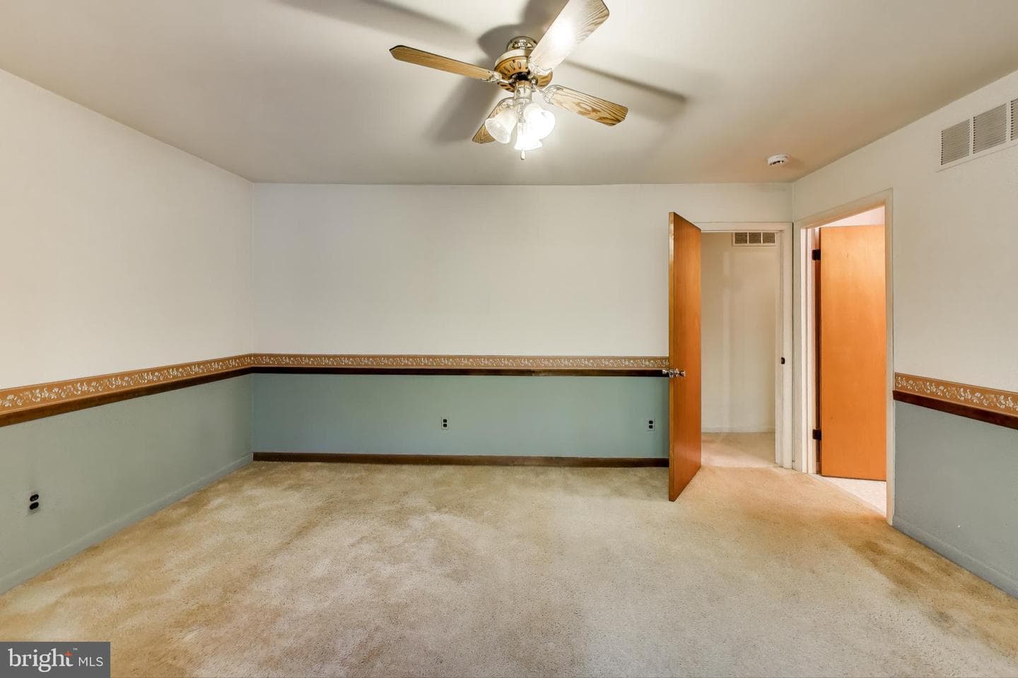 1045 Ashe Street photo 20