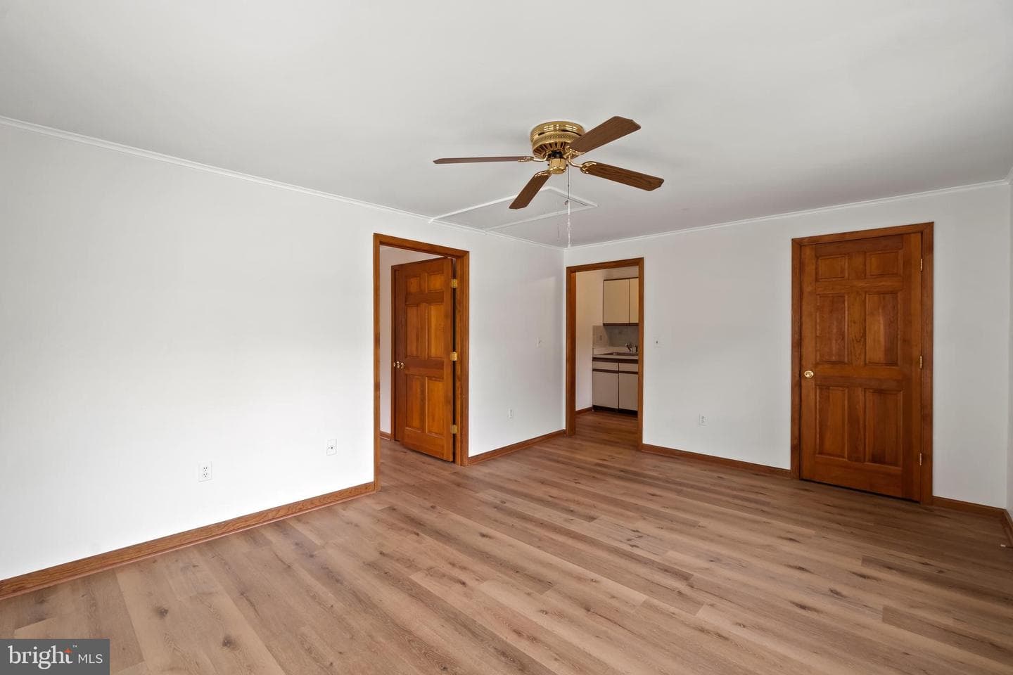 3501 Foxhall Drive photo 24
