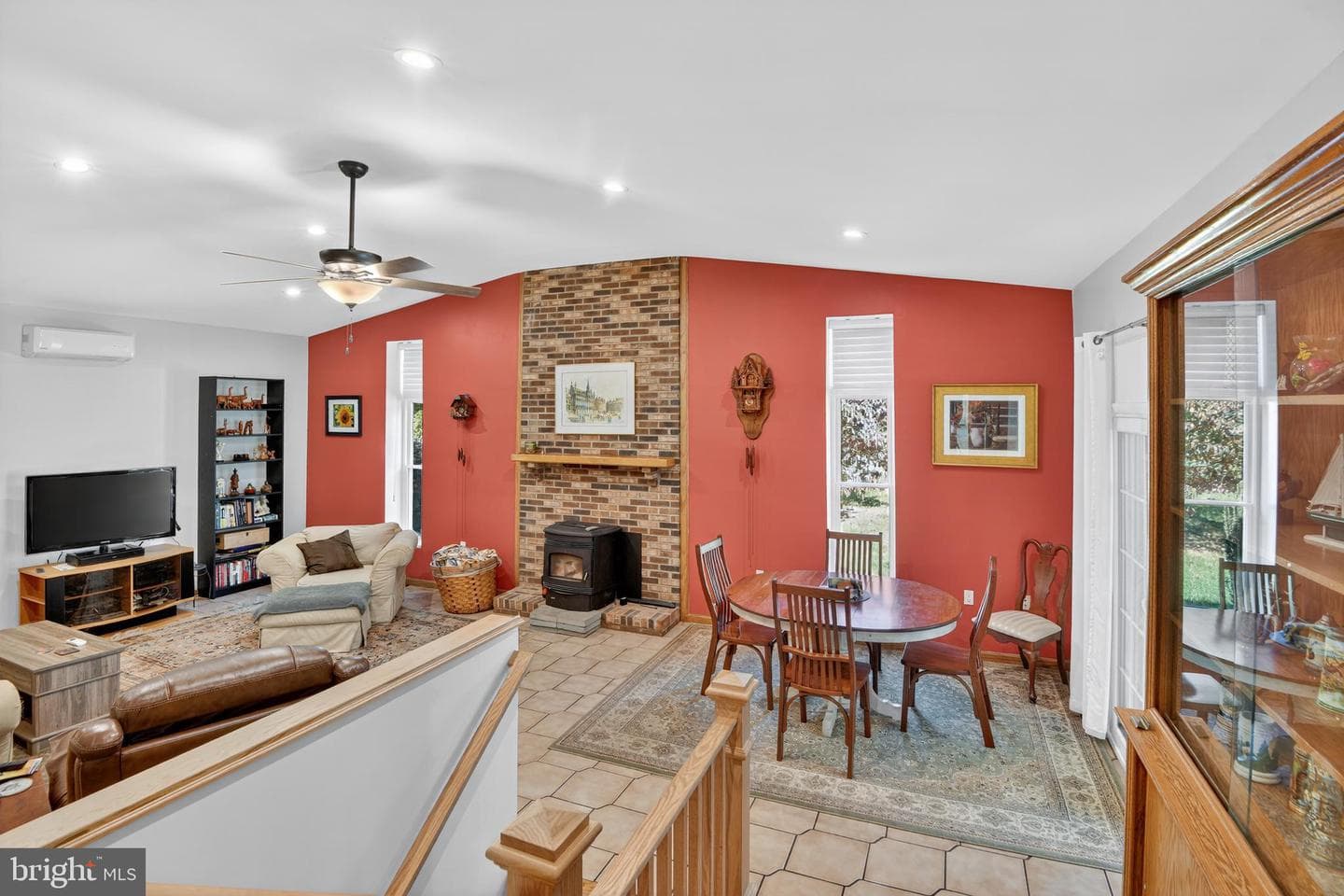 2044 Orchard Avenue photo 10