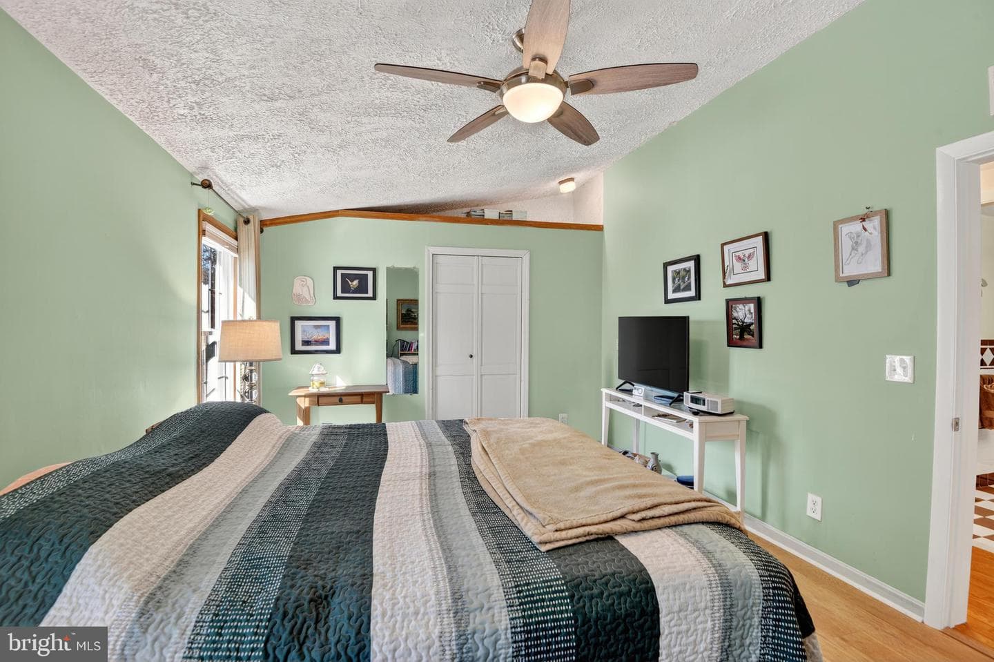 2044 Orchard Avenue photo 16