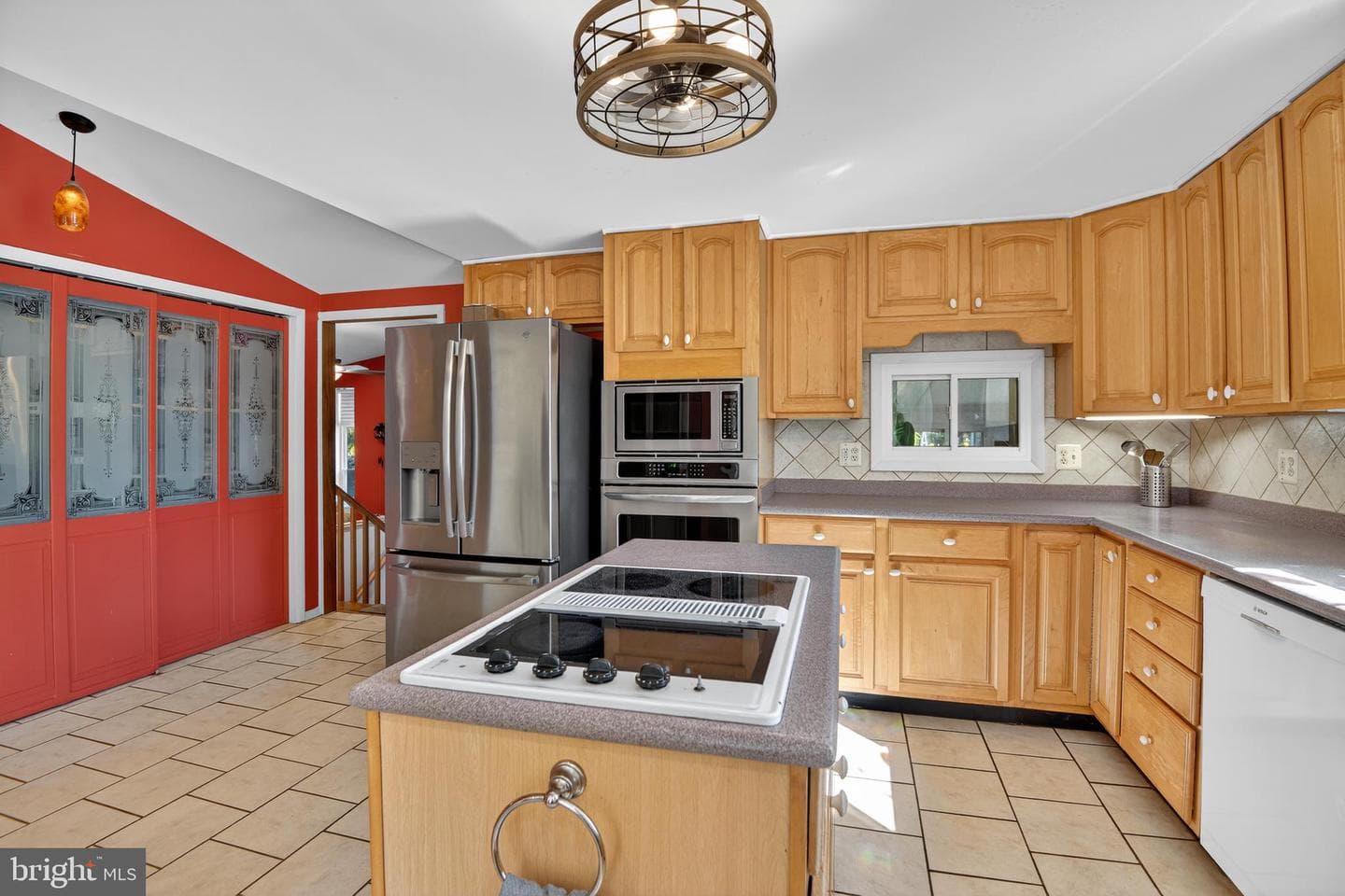 2044 Orchard Avenue photo 6