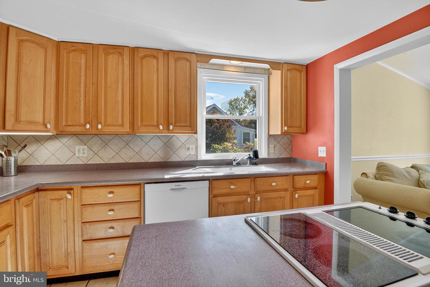 2044 Orchard Avenue photo 8