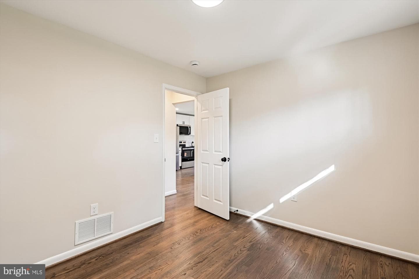 8259 Spring Knoll Drive photo 20