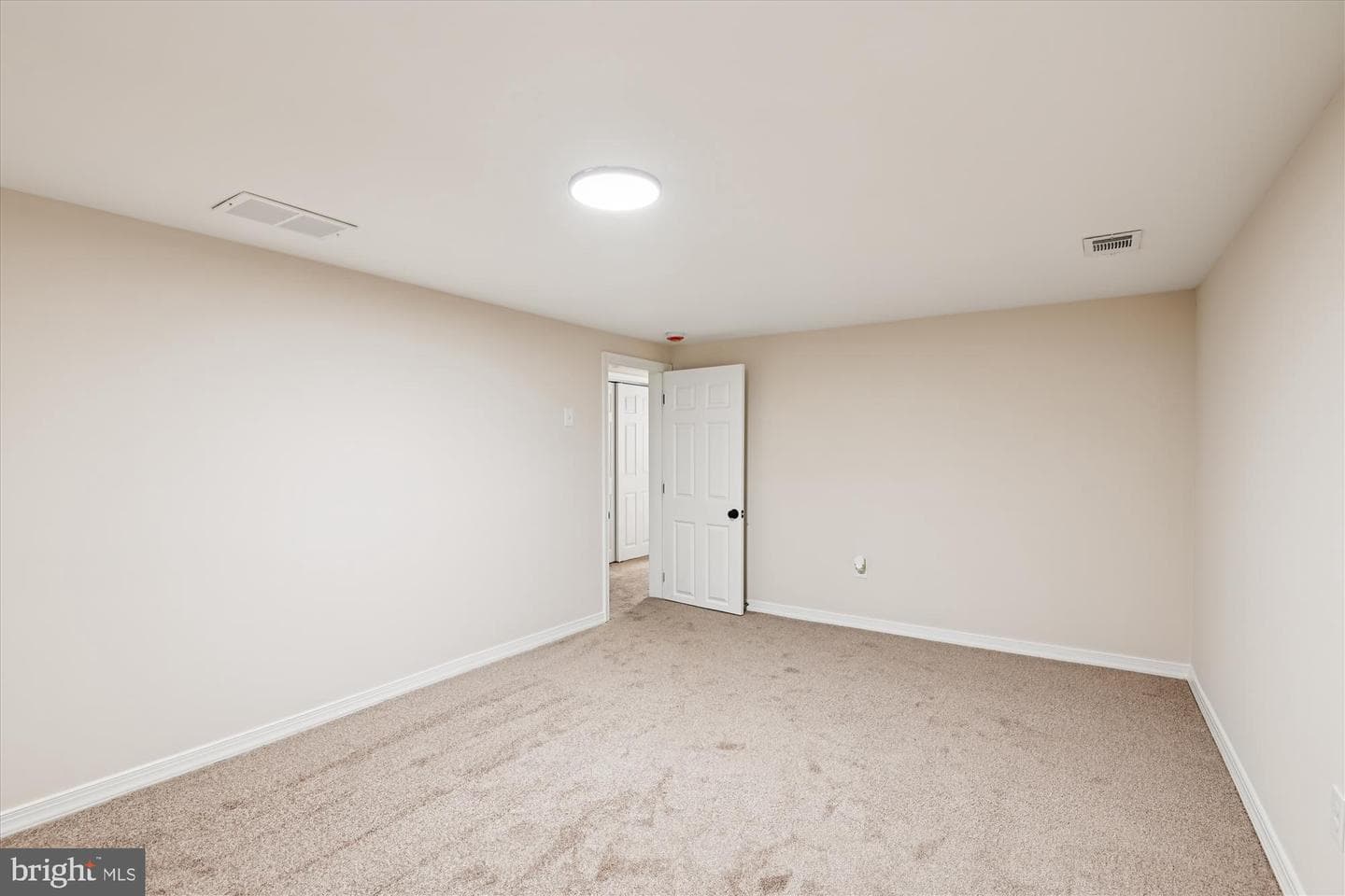 8259 Spring Knoll Drive photo 31