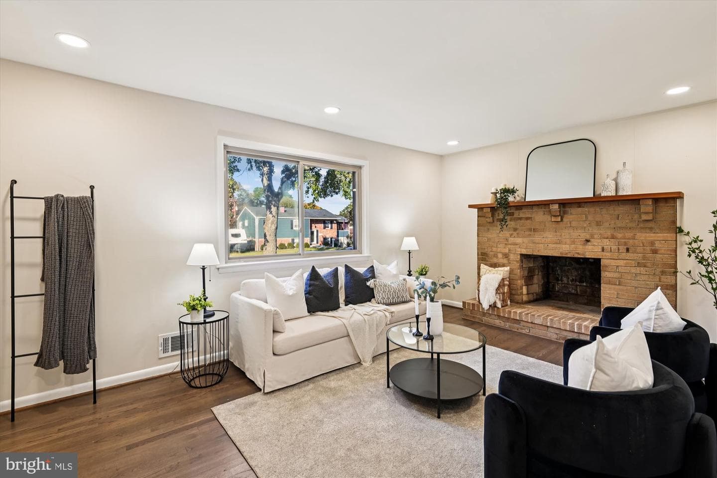 8259 Spring Knoll Drive photo 4