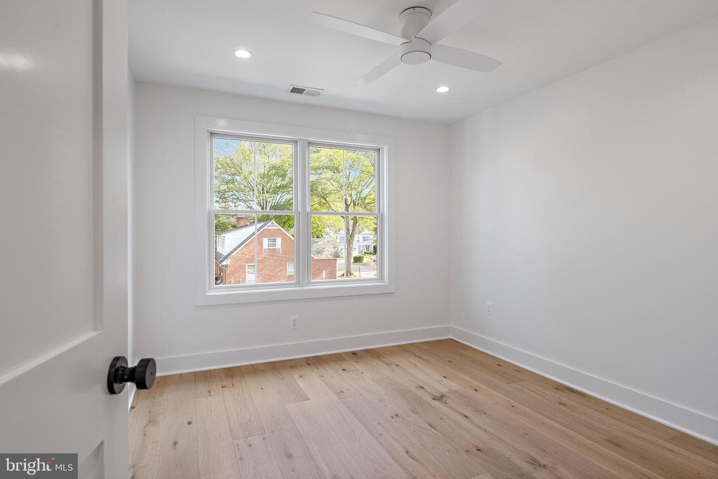 136 S Homeland Avenue photo 40