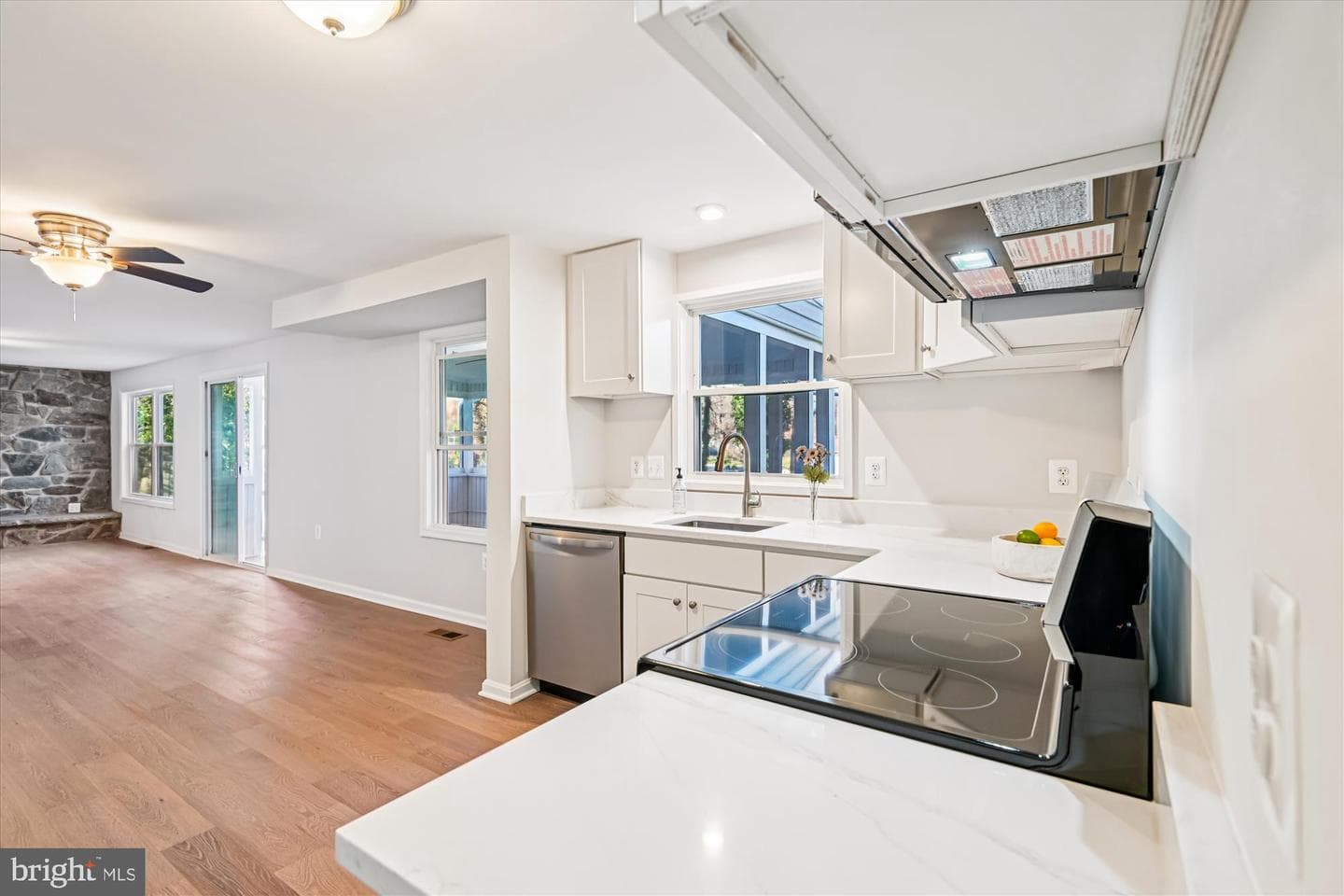 3092 Sussex Place photo 20