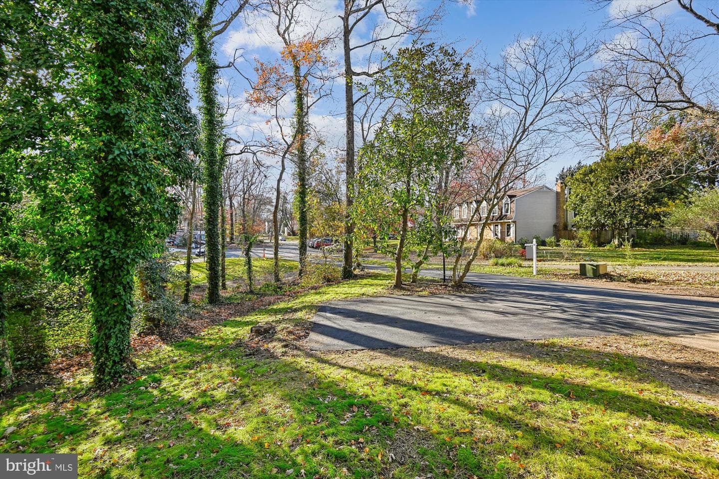 3092 Sussex Place photo 6
