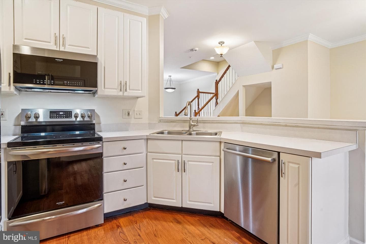 3232 Escapade Circle photo 11