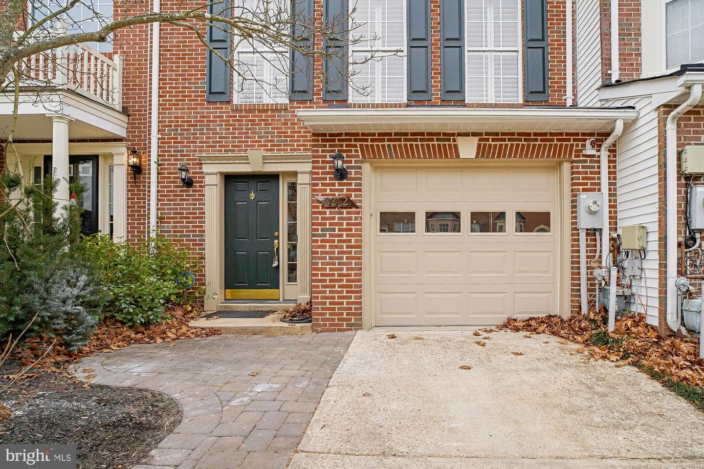3232 Escapade Circle photo 4