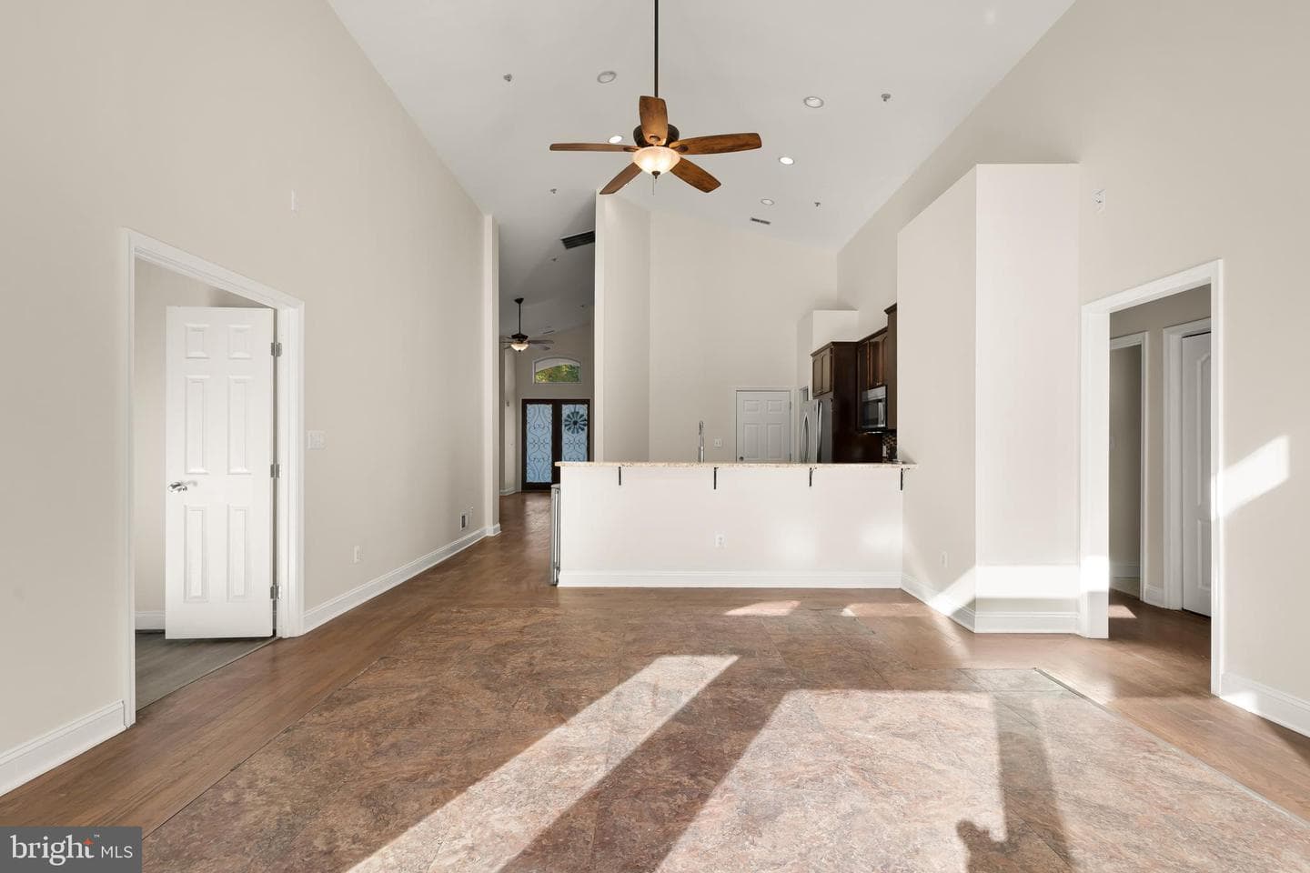 1207 Thompson Avenue photo 12