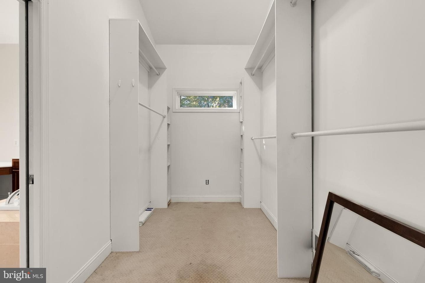 1207 Thompson Avenue photo 20