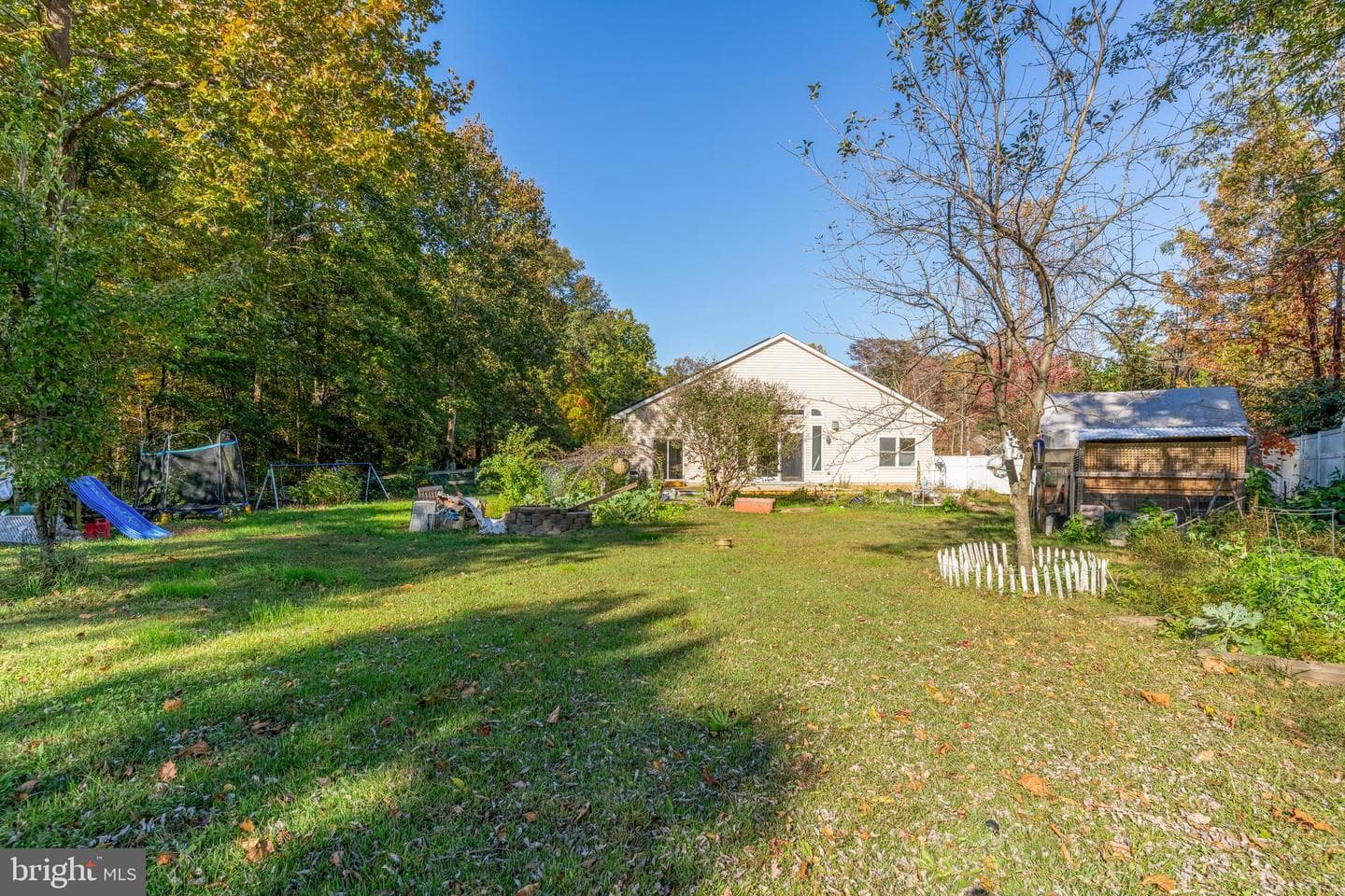 1207 Thompson Avenue photo 28