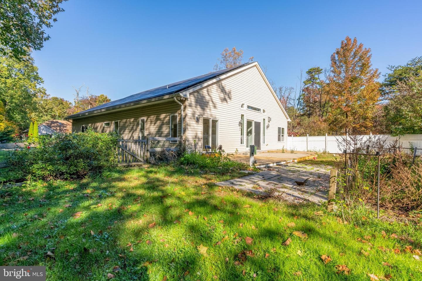 1207 Thompson Avenue photo 30
