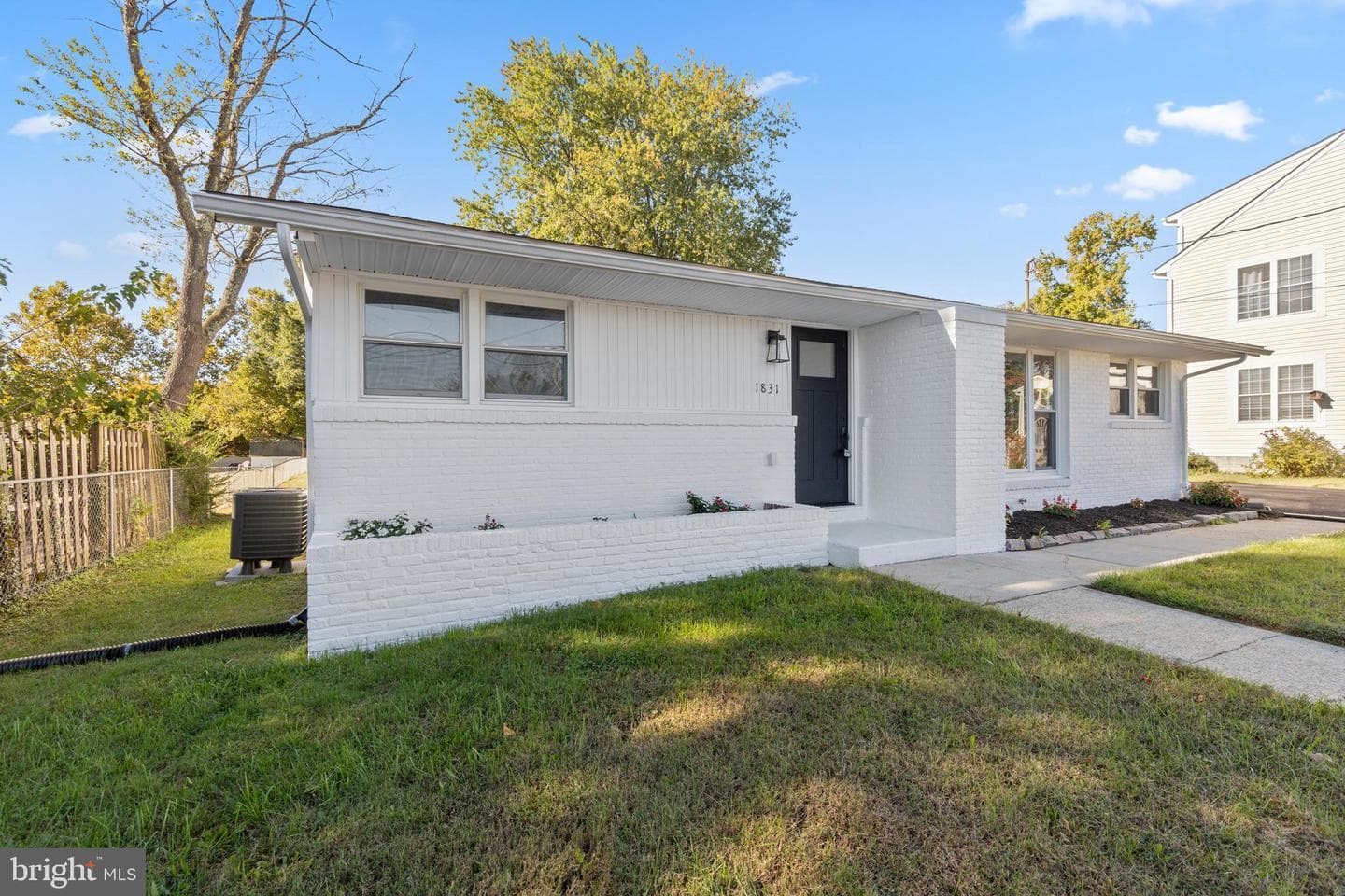 1831 Drew Street photo 7