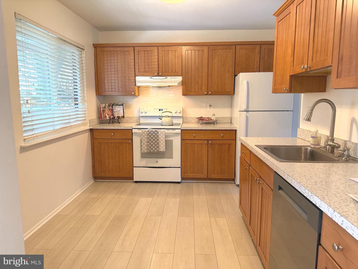 1071 Cedar Ridge Court photo 2