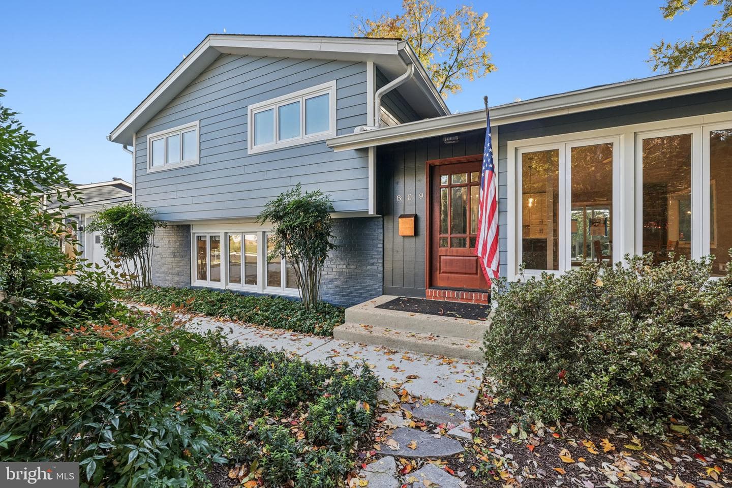 809 Pin Oak Road photo 2